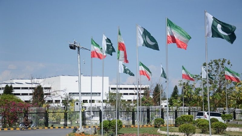 إيران تنفي إجراء أي مفاوضات مع واشنطن في الوقت الراهن