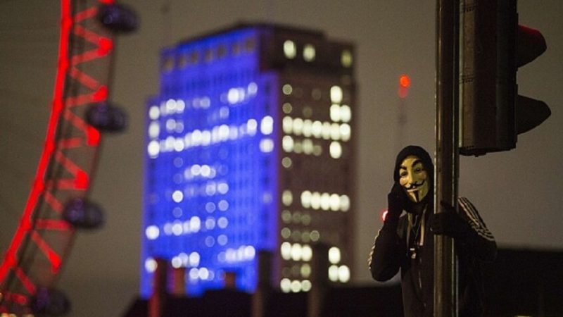 “ذا تايمز”: قراصنة يسربون بيانات 114 ألفا من رجال الأمن البريطانيين إلى “دارك نت”