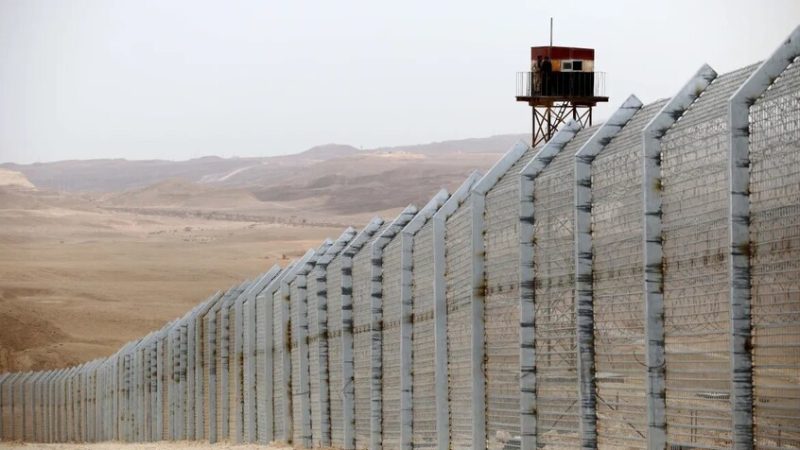 إسرائيل تستنفر لمواجهة عمليات تهريب على الحدود المصرية