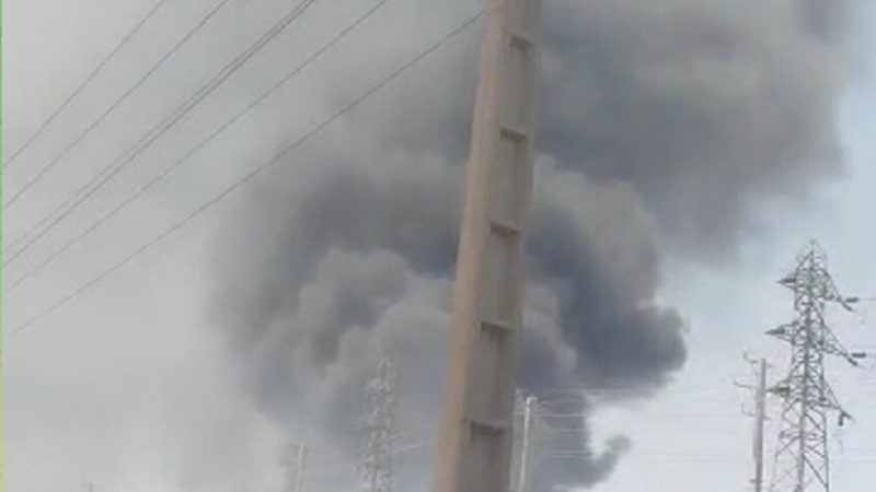 انفجار في مصنع ألمنيوم بمدينة شمس آباد الصناعية بإيران (فيديو)