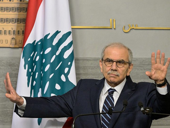 سلام يرد على قاسم: من تفرّد بقرار الحرب لا يملك توزيع شهادات الوطنية