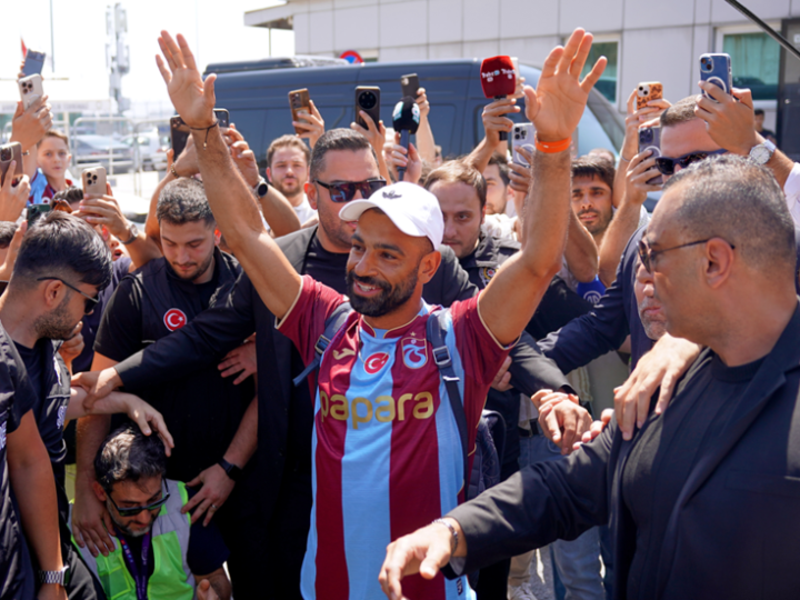 استقبال تاريخي لمحمد صلاح في طرابزون (فيديو)