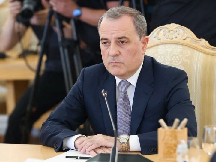 وزير الخارجية الأذربيجاني: مستعدون لتزويد أوكرانيا بالغاز