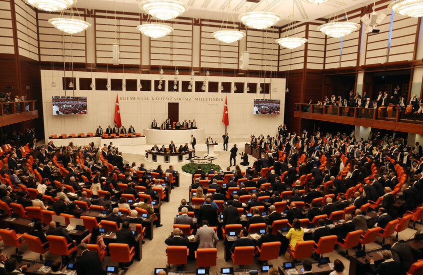 البرلمان التركي يبدأ مناقشة قانون دمج “العمال الكردستاني” في الحياة المدنية