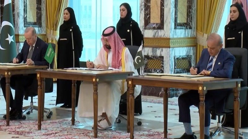 رئيس الوزراء القطري الأسبق يعلق على “اتفاقية مكة للدفاع المشترك”