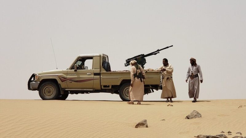 الجيش اليمني يرد على هجمات معسكرات مأرب