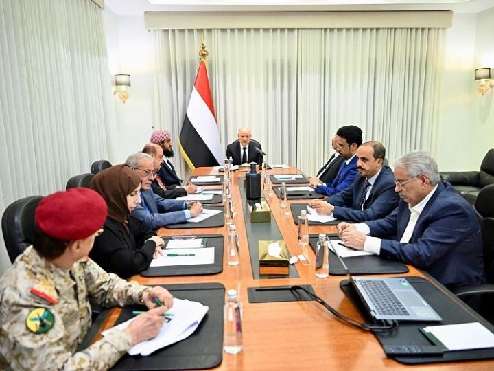 اليمن.. مجلس الدفاع الوطني يقر الرد الحازم على هجمات الحوثيين ويرفع الجاهزية القصوى