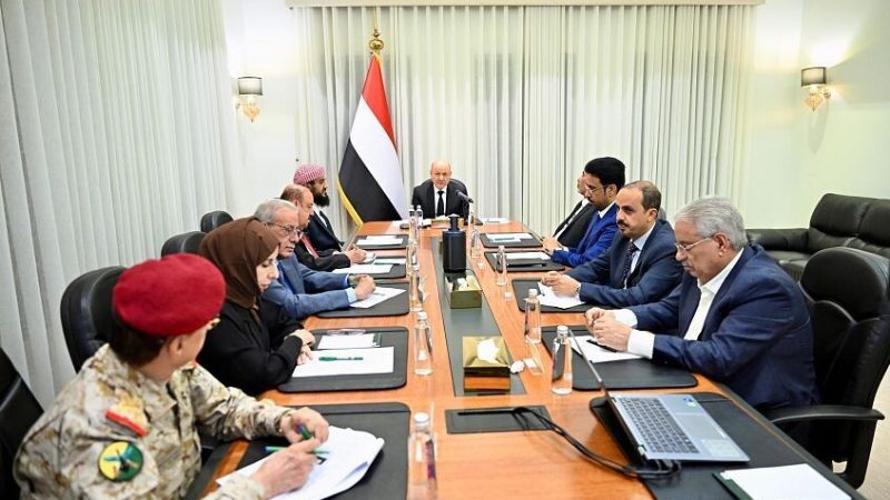 اليمن.. مجلس الدفاع الوطني يقر الرد الحازم على هجمات الحوثيين ويرفع الجاهزية القصوى