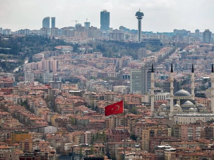 رجال أعمال أتراك يدعون أنقرة للتفاوض مع كييف بشأن أمن الملاحة في البحر الأسود