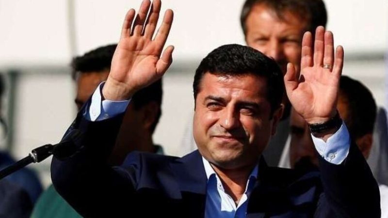 مستشار أردوغان السابق: القانون الإطاري قد يفتح باب الإفراج عن دميرطاش