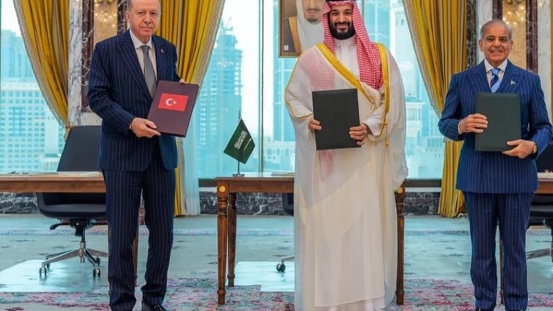 الإعلام الإسرائيلي: لماذا اختارت مصر البقاء خارج “اتفاق مكة” للدفاع المشترك؟