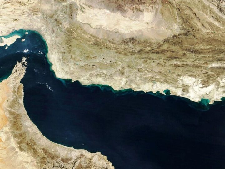 إيران تكشف عبر RT شروط فتح مضيق هرمز.. وماذا طلبت من واشنطن؟