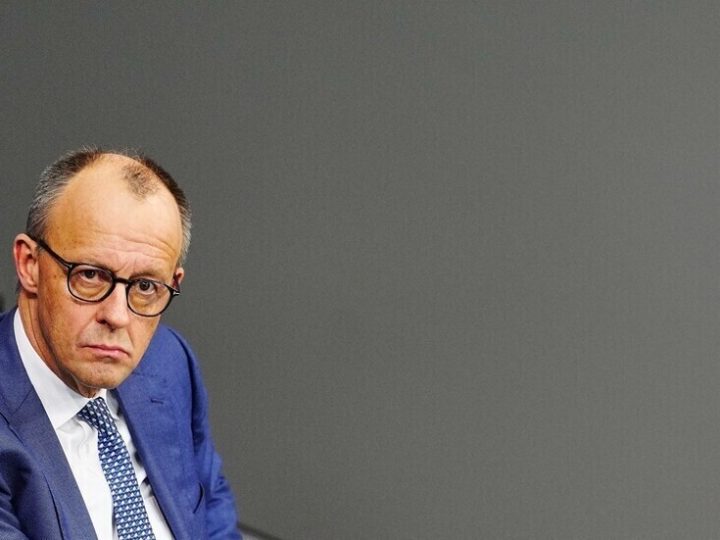 ميرتس يهبط إلى الحضيض في مؤشر شعبية السياسيين الألمان