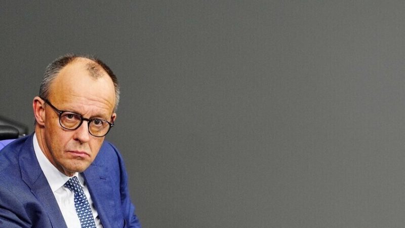 ميرتس يهبط إلى الحضيض في مؤشر شعبية السياسيين الألمان