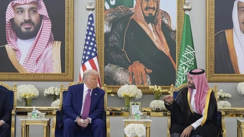 مسؤول سعودي يكشف عن رضوخ ترامب لتحذير وجهته المملكة بعدم ضرب إيران
