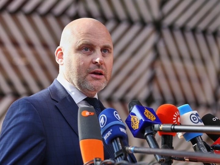 “اشترينا الأنظمة ونسينا الذخيرة”.. رئيس وزراء لاتفيا يدلي بتصريح مثير حول أنظمة التصدي للمسيرات