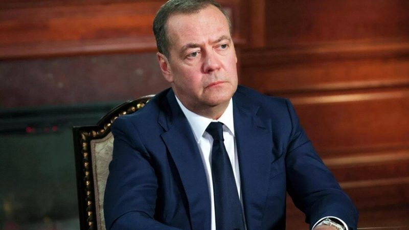 مدفيديف: الغرب يحاول إلغاء روسيا وتدمير ذاكرتها التاريخية