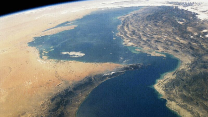 “وول ستريت جورنال”: حركة الملاحة في مضيق هرمز تراجعت إلى خمسها رغم تصريحات ترامب