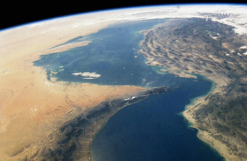 “وول ستريت جورنال”: حركة الملاحة في مضيق هرمز تراجعت إلى خمسها رغم تصريحات ترامب