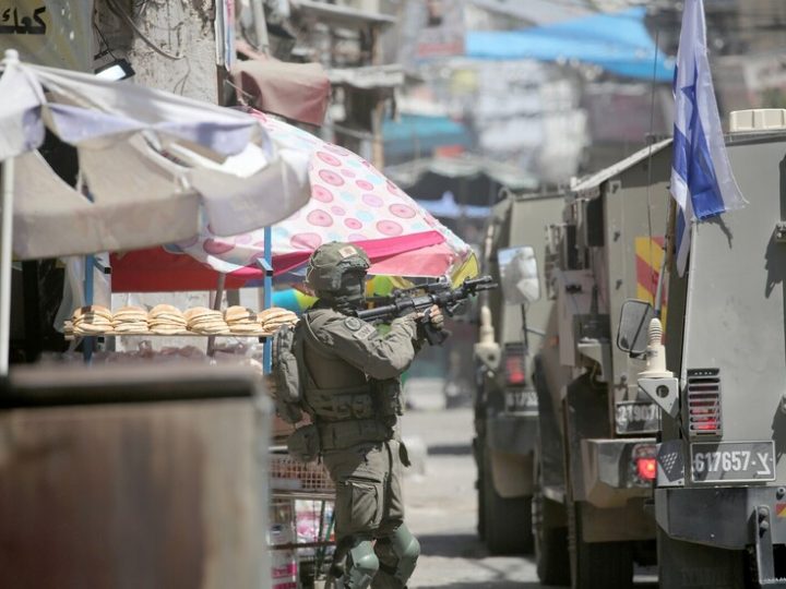 الجيش الإسرائيلي يعلن اعتقال فلسطينيين في جنين زعم أنهم خططوا لاغتيال وزير الدفاع
