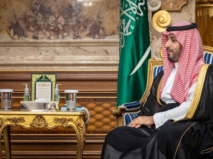 ‏بن سلمان يبحث مع قائد القيادة المركزية الأمريكية التعاون في المجالات الدفاعية
