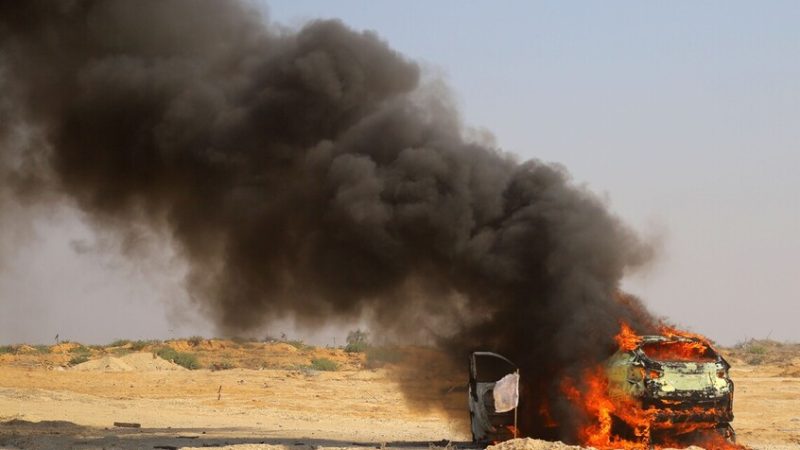 حادث سير مروع في سوريا يخلف وفيات وإصابات بعد اندلاع حريق هائل في المركبات (فيديو)