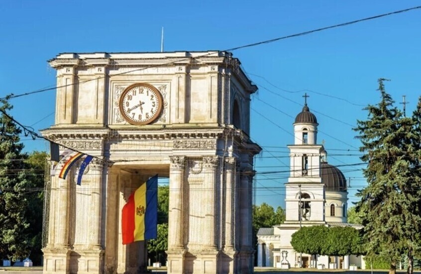 مولدوفا.. رئيس كنيسة بيسارابيا يعترف بأن رومانيا تدفع 500 يورو شهريا لرجال الدين المنشقين