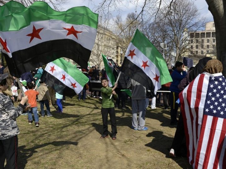 وزارة الأمن الداخلي الأمريكية تنهي الحماية المؤقتة للسوريين وتدعو المعنيين للمغادرة وتتوعد بالترحيل