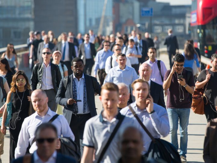 موجة غلاء جديدة تلوح في بريطانيا مع قفزة متوقعة في التضخم