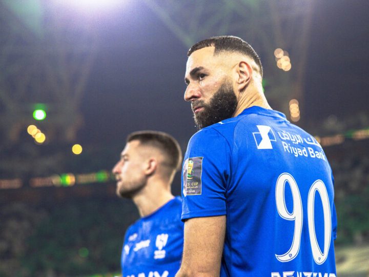 عقبة مالية تهدد رحيل بنزيما عن الهلال.. وهداف البريميرليغ في الانتظار