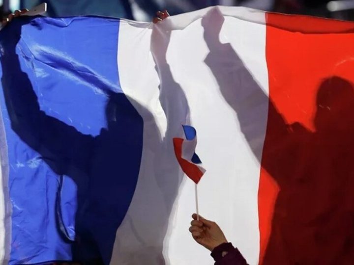 ماكرون يوقع قانونا عسكريا جديدا يخصص 36 مليار يورو إضافية للدفاع حتى 2030