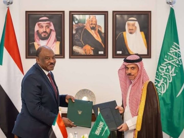 السودان والسعودية يوقعان اتفاقا لتأسيس مجلس أعلى للتعاون والتنسيق الاستراتيجي