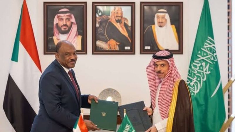 السودان والسعودية يوقعان اتفاقا لتأسيس مجلس أعلى للتعاون والتنسيق الاستراتيجي