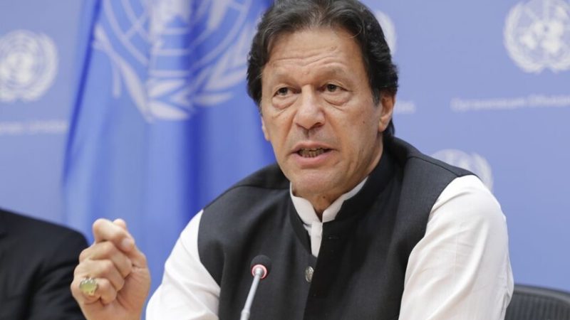 المحكمة العليا الباكستانية تقضي بنقل عمران خان من السجن إلى المستشفى