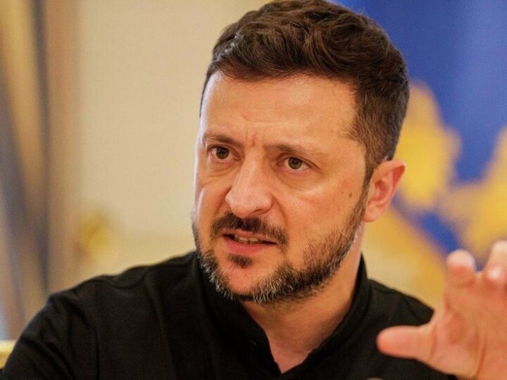 فايننشال تايمز: إقالة مساعدة زيلينسكي تهدد بفضيحة فساد جديدة